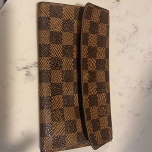 Louis Vuitton wallet Sarah